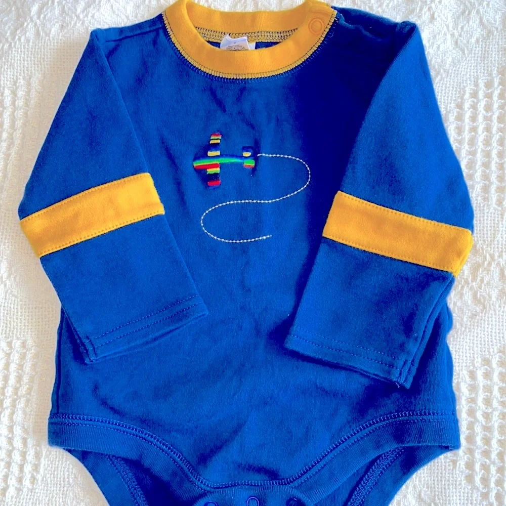 Baby Gap long sleeve shirt. Size 3-6 months. Blue.
